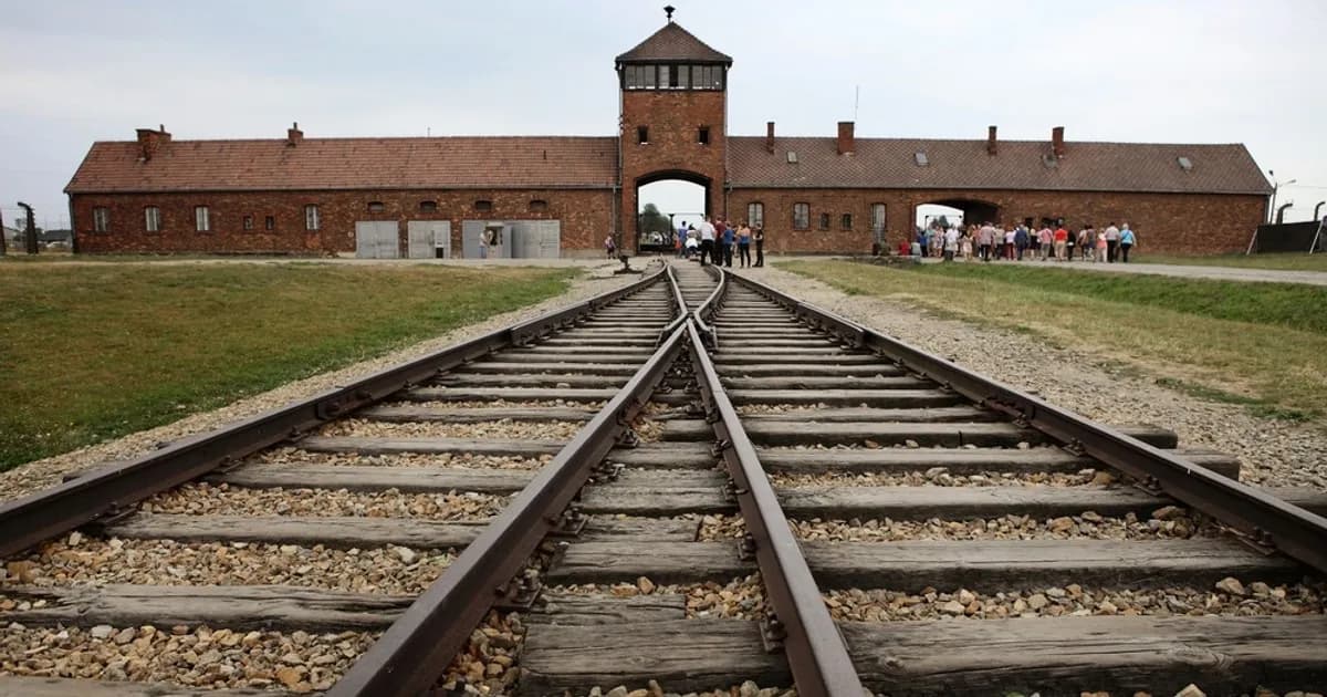 Kto wybudował Auschwitz? Historia architektów i ich wpływ na obozowy krajobraz Kto wybudował Auschwitz? Historia architektów i ich wpływ na obozowy krajobraz