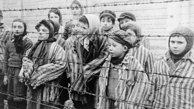 Auschwitz – co to jest i dlaczego pamięć o nim jest tak ważna Auschwitz – co to jest i dlaczego pamięć o nim jest tak ważna