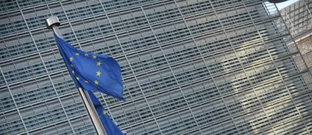 W którym roku Polska wstąpiła do Unii Europejskiej i co to zmieniło? W którym roku Polska wstąpiła do Unii Europejskiej i co to zmieniło?