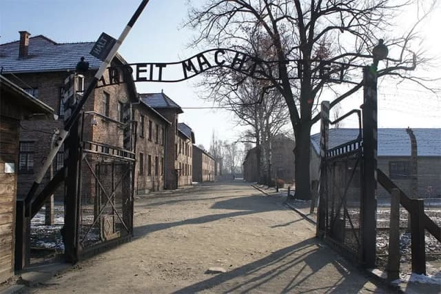 KL Auschwitz - co to znaczy i jak wpłynął na historię Holokaustu KL Auschwitz - co to znaczy i jak wpłynął na historię Holokaustu