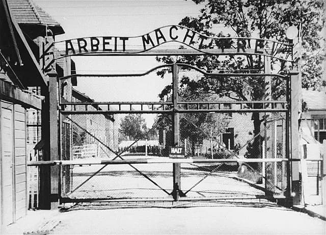 Kiedy powstał obóz Auschwitz? Historia, która wstrząsa światem Kiedy powstał obóz Auschwitz? Historia, która wstrząsa światem